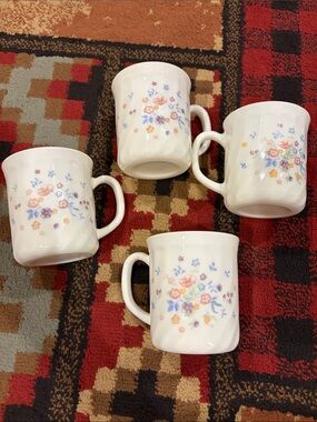 Vintage set of four arcopal France milk glass floral mugs